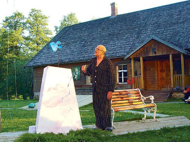 Teatrilavastus „Nõiutud kevade“  